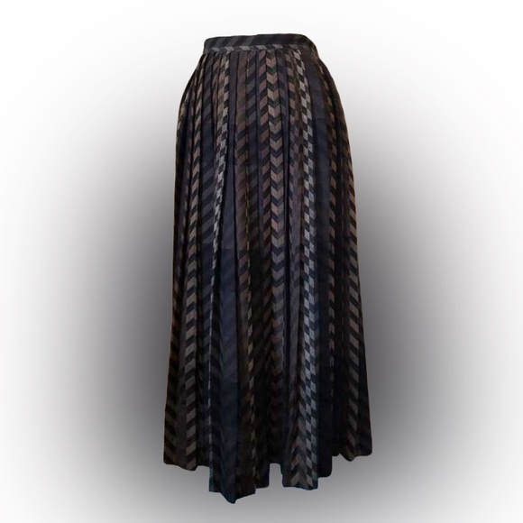 Irving Samuel Vintage Chevron Patterned Wool, Black and Brown Midi Skirt - Picture 1 of 16